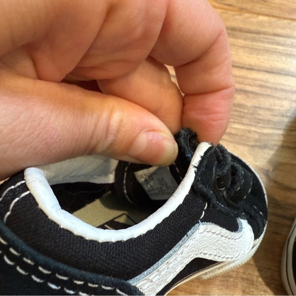 Vans Black and White Old Skool Sneakers Classic Skate Style - Picture 6 of 9